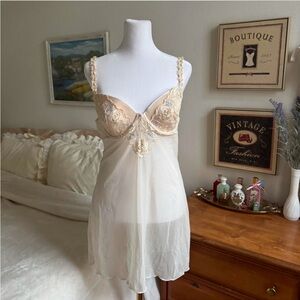 ✨Sold✨Vintage slip 38B